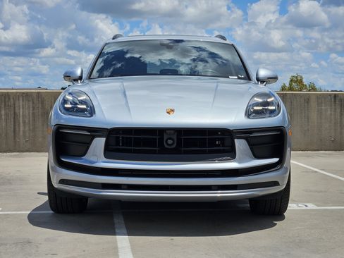 Certified 2026 Porsche Macan AWD/4WD image 11
