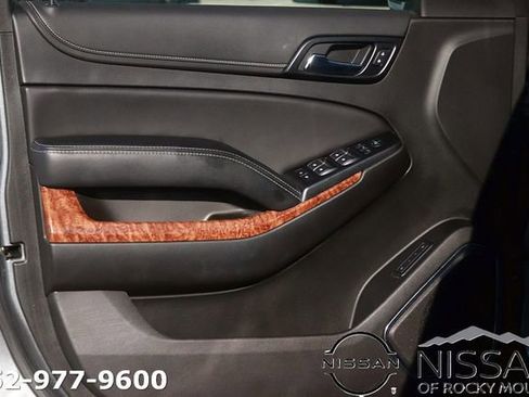 Used 2019 Chevrolet Suburban Premier AWD/4WD image 11