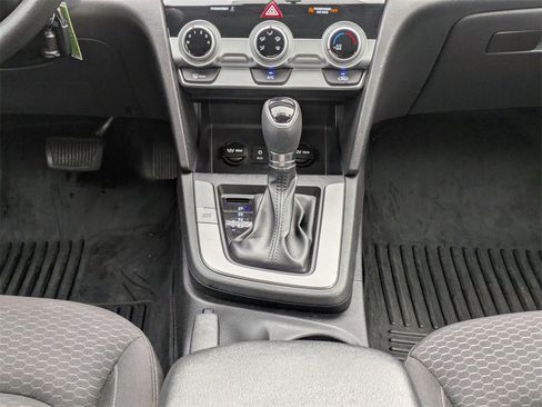 Used 2019 Hyundai Elantra SE w/ Cargo Package image 21