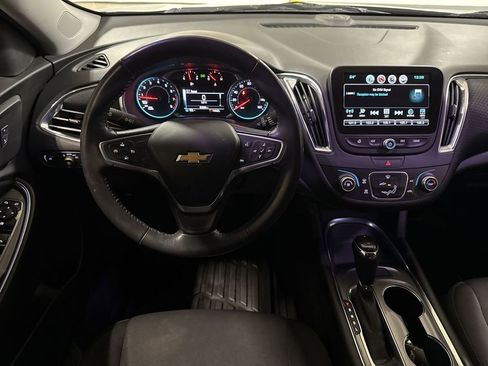 Used 2018 Chevrolet Malibu LT FWD image 11