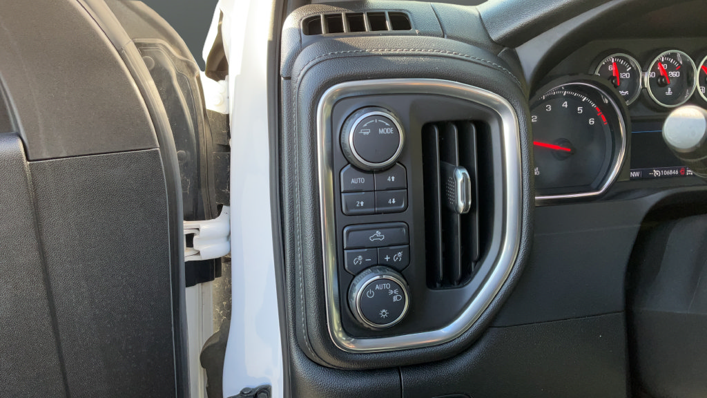 Used 2020 Chevrolet Silverado 1500 LT w/ All-Star Edition AWD/4WD image 32