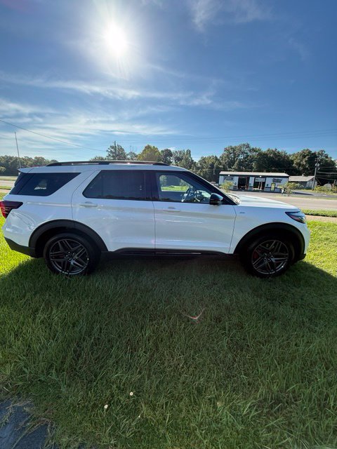 New 2026 Ford Explorer ST-Line w/ ST-Line Street Pack RWD image 3