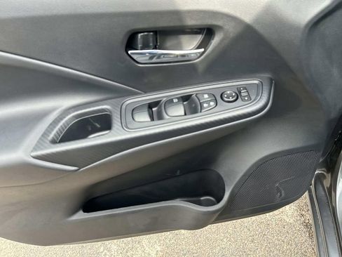 Used 2025 Nissan Versa SV w/ Trunk Package image 18