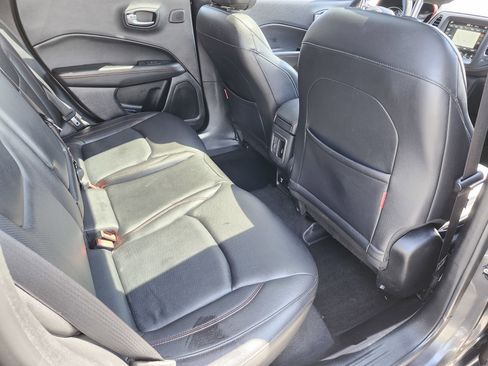 Used 2017 Jeep Compass Trailhawk w/ Leather Interior Group AWD/4WD image 21