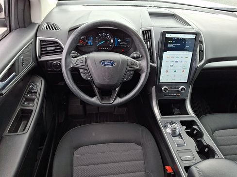 Certified 2022 Ford Edge SE w/ Black Appearance Package AWD/4WD image 12