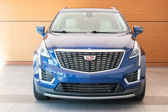 Used 2024 Cadillac XT5 Premium Luxury AWD/4WD image 2