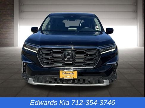 Used 2025 Honda Pilot EX-L image 10