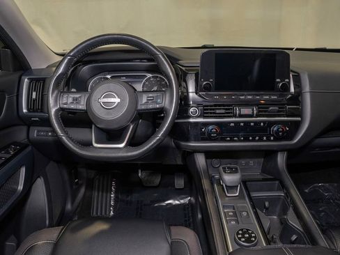 Certified 2023 Nissan Pathfinder SL image 2