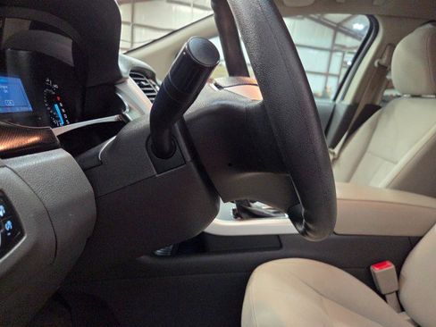 Used 2013 Ford Edge SE FWD image 42