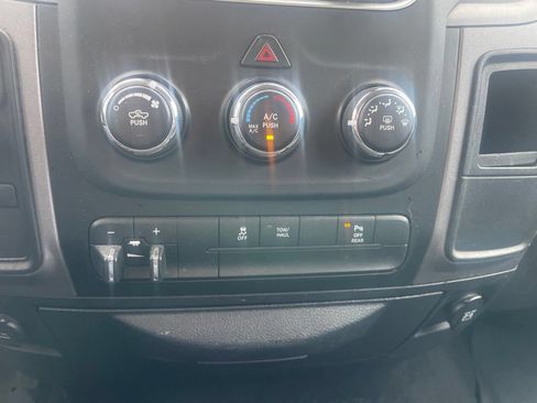 Used 2017 RAM 2500 Tradesman w/ Chrome Appearance Group AWD/4WD image 16