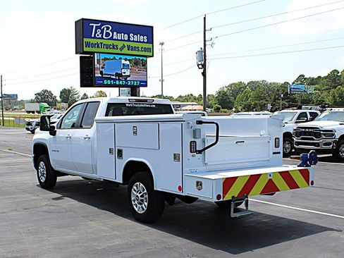 Used 2024 Chevrolet Silverado 2500 LT AWD/4WD image 4