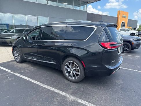 Used 2021 Chrysler Pacifica Limited w/ Uconnect Theater Family Group AWD/4WD image 4