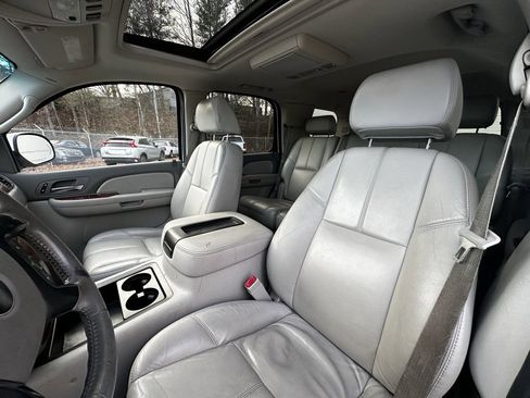 Used 2007 Chevrolet Tahoe LTZ w/ LTZ Preferred Equipment Group image 9
