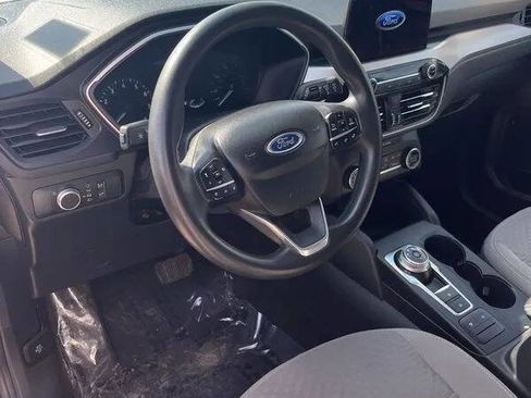 Used 2020 Ford Escape SE image 9