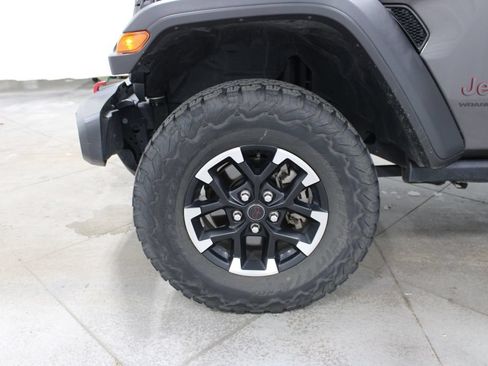 Used 2025 Jeep Wrangler Unlimited Rubicon AWD/4WD image 18