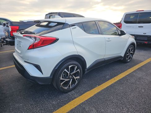 Used 2019 Toyota C-HR XLE image 6