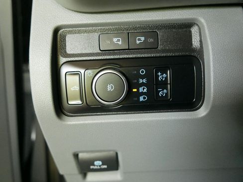 Used 2024 Ford F350 XLT w/ FX4 Off-Road Package AWD/4WD image 16