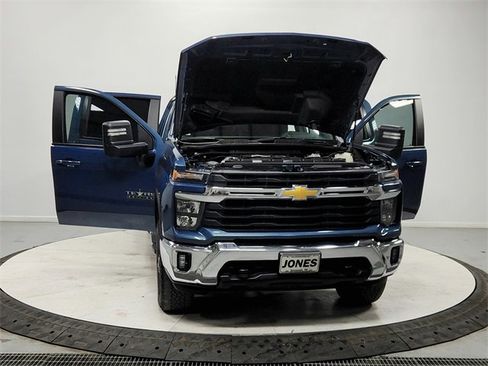 Used 2024 Chevrolet Silverado 2500 LT w/ Texas Edition image 10