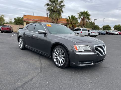 Used 2014 Chrysler 300 Uptown Edition w/ Quick Order Package 22M image 7