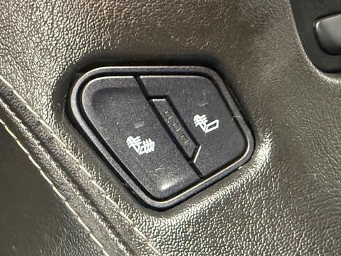 Used 2016 Chevrolet Suburban LT AWD/4WD image 27