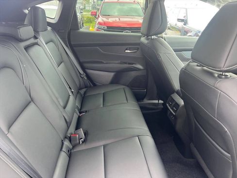 Used 2025 Nissan Murano SL AWD/4WD image 9