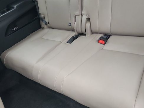 Used 2017 Honda Pilot Touring image 5