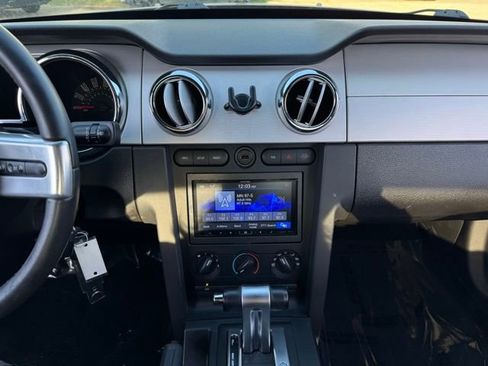 Used 2008 Ford Mustang GT RWD image 2