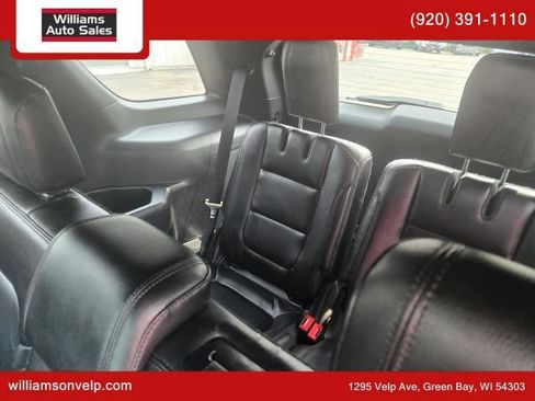 Used 2016 Ford Explorer XLT w/ Equipment Group 202A AWD/4WD image 16