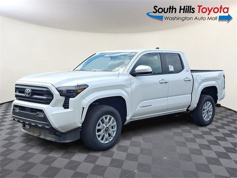 New 2025 Toyota Tacoma SR5 image 3