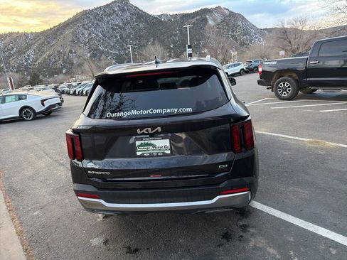 New 2025 Kia Sorento S image 5