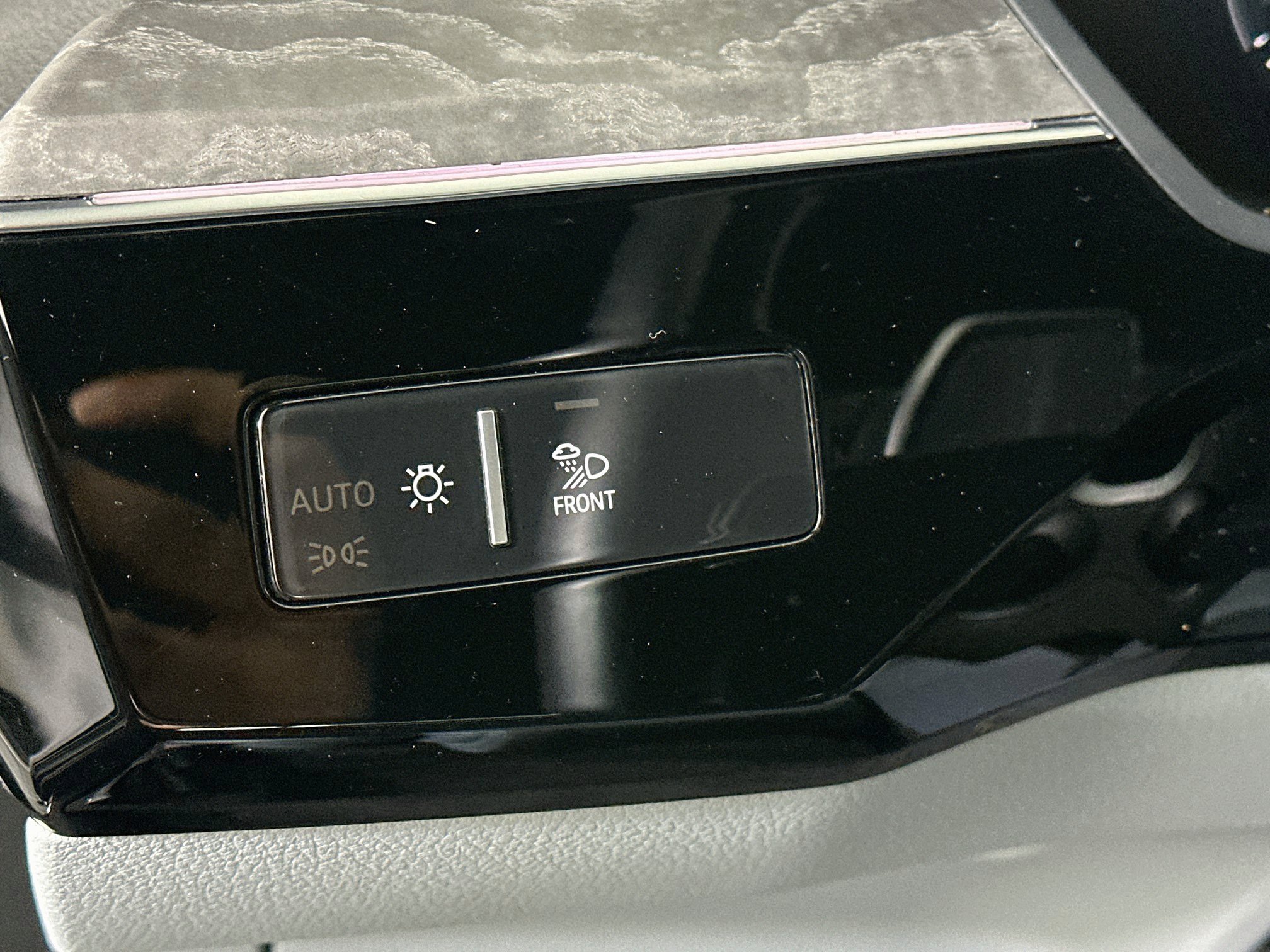 Used 2020 Audi e-tron Prestige w/ Prestige Package AWD/4WD image 16