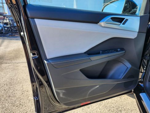 New 2026 Volkswagen Taos SE image 11