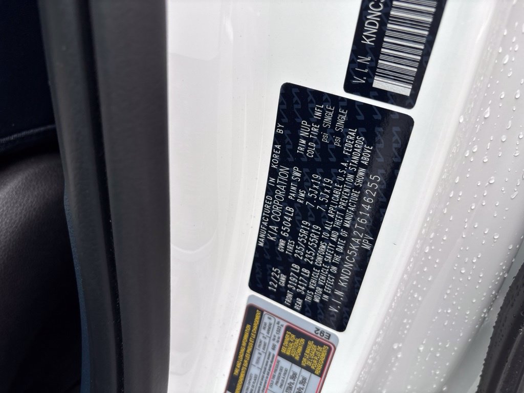 Certified 2026 Kia Carnival EX FWD image 5