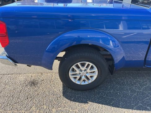 Used 2015 Nissan Frontier SV image 34