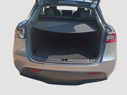 Used 2025 Tesla Model Y Performance AWD/4WD image 18