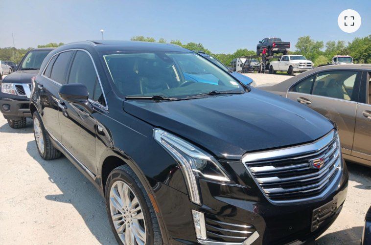 Used 2017 Cadillac XT5 Premium Luxury FWD image 1