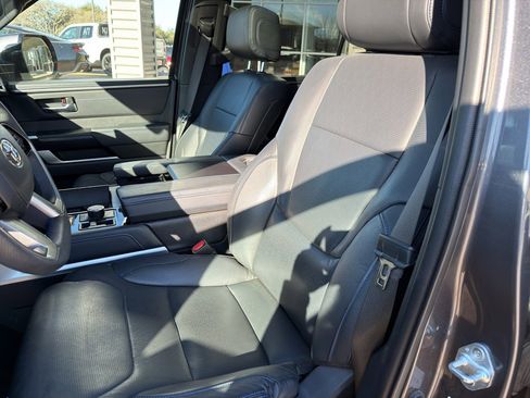 Used 2023 Toyota Sequoia Platinum image 28