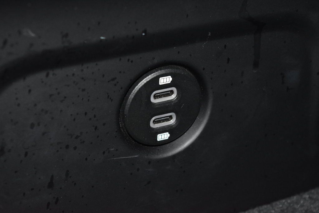 Used 2022 Porsche Macan AWD/4WD image 22