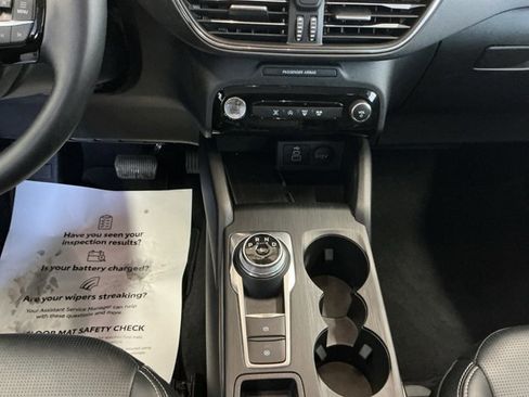 Certified 2025 Ford Escape Platinum AWD/4WD image 11