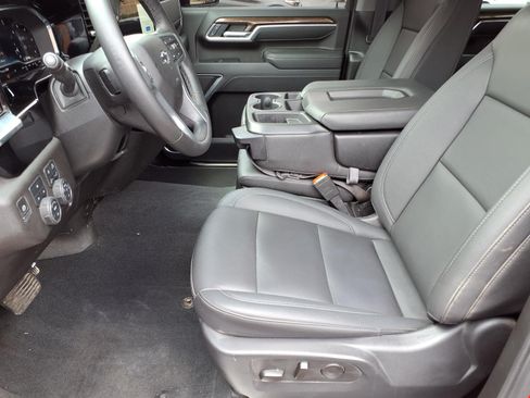 Used 2025 Chevrolet Silverado 2500 LT w/ Trail Boss Package AWD/4WD image 16