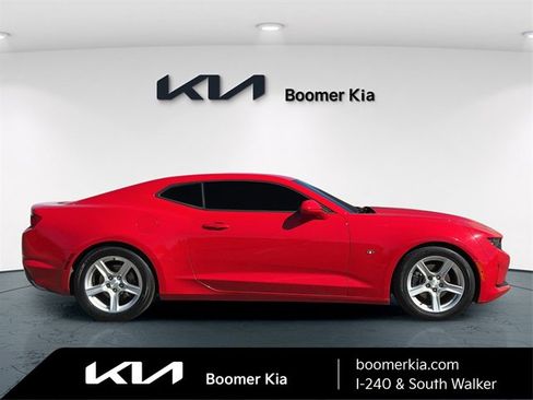 Used 2020 Chevrolet Camaro LT image 4