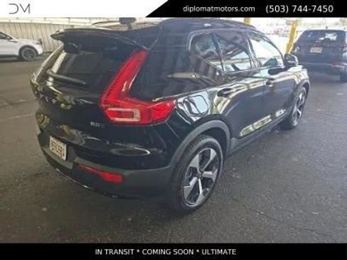 Used 2023 Volvo XC40 B5 Ultimate AWD/4WD image 4