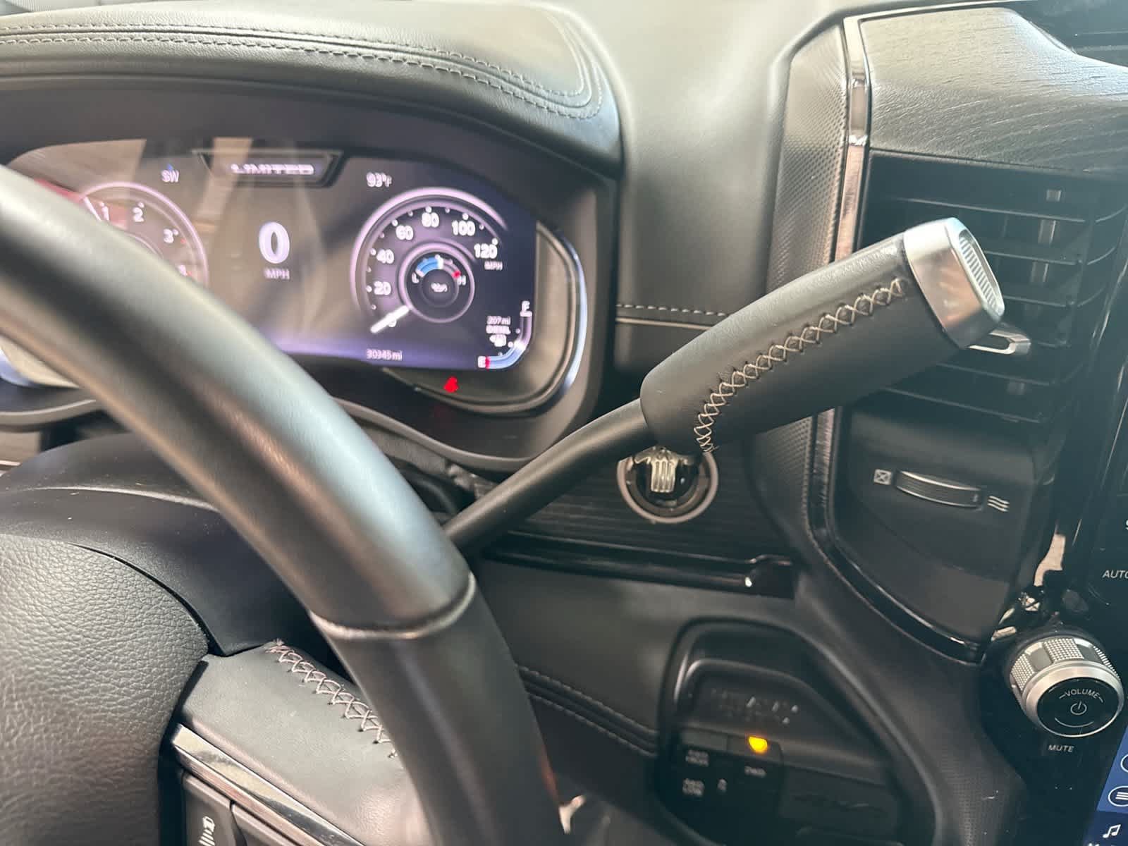 Used 2024 RAM 2500 Limited AWD/4WD image 38