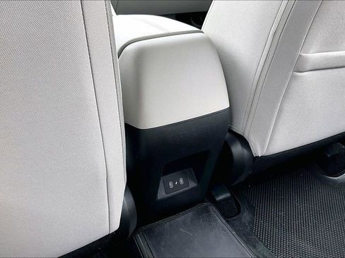 Used 2025 Hyundai Tucson SE FWD image 33