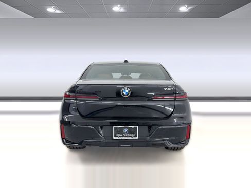 Certified 2023 BMW 740i image 10