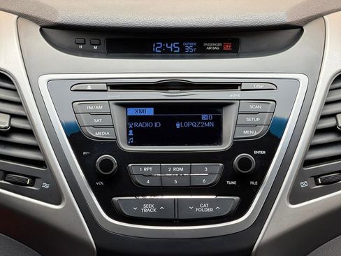 Used 2014 Hyundai Elantra SE FWD image 11