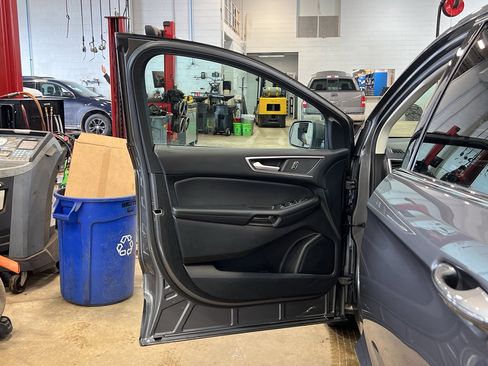 Used 2024 Ford Edge SEL w/ Convenience Package image 10