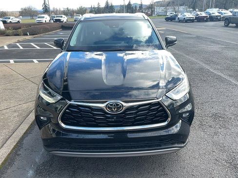 Used 2022 Toyota Highlander Limited image 6
