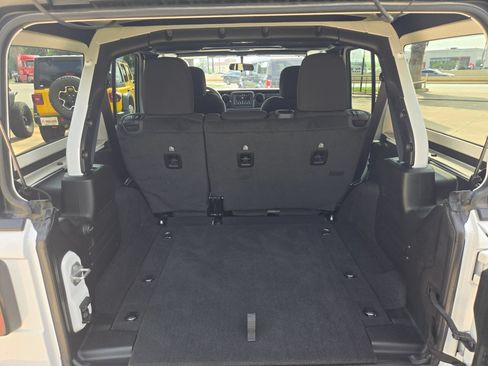 Used 2023 Jeep Wrangler Unlimited Sport AWD/4WD image 21