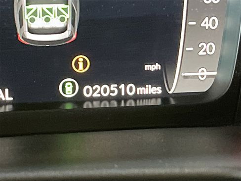 Used 2025 Honda Pilot Elite image 12